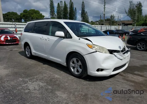 2012 Toyota Sienna Le из США, поврежденный, VIN 5TDKK3DC4CS193246